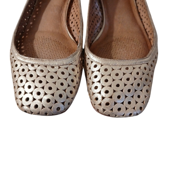 Corso Como Perforated Gold Leather Round Toe Cut Out Ballet Flats Size 8… - Picture 3 of 10